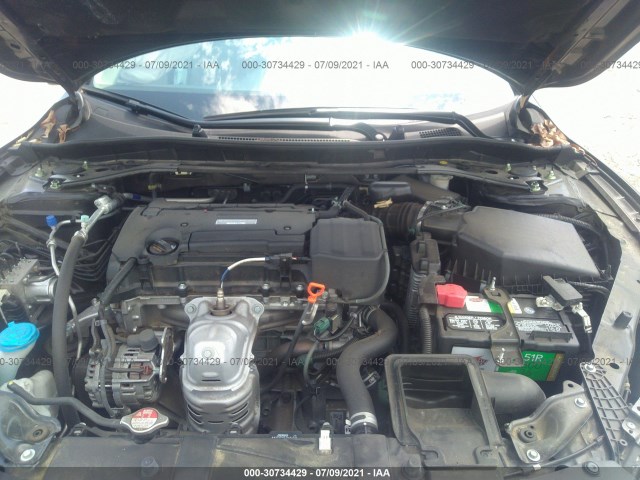 Photo 9 VIN: 1HGCR2F8XHA102084 - HONDA ACCORD SEDAN 