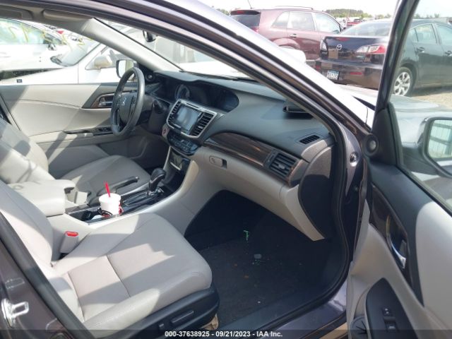 Photo 4 VIN: 1HGCR2F8XHA115448 - HONDA ACCORD 