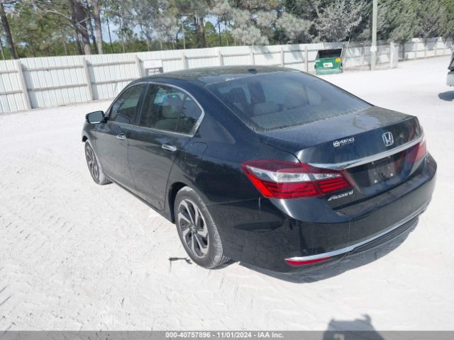 Photo 2 VIN: 1HGCR2F8XHA172071 - HONDA ACCORD 