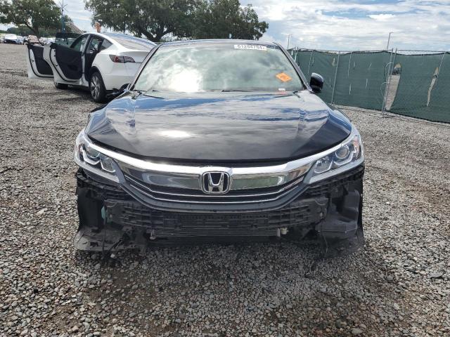 Photo 4 VIN: 1HGCR2F8XHA179084 - HONDA ACCORD 