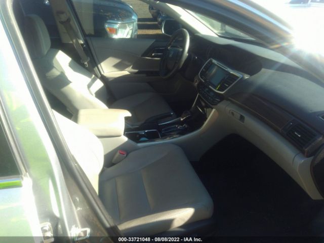 Photo 4 VIN: 1HGCR2F8XHA207000 - HONDA ACCORD SEDAN 