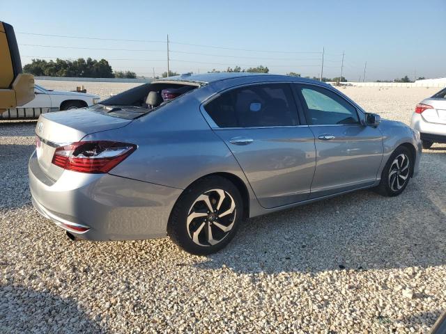 Photo 2 VIN: 1HGCR2F8XHA216635 - HONDA ACCORD 