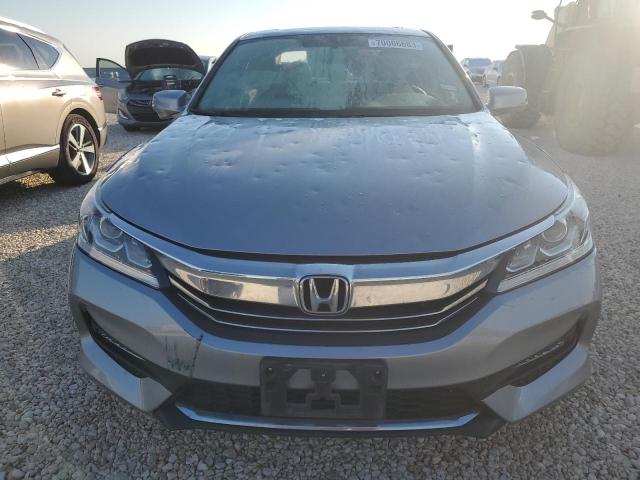 Photo 4 VIN: 1HGCR2F8XHA216635 - HONDA ACCORD 