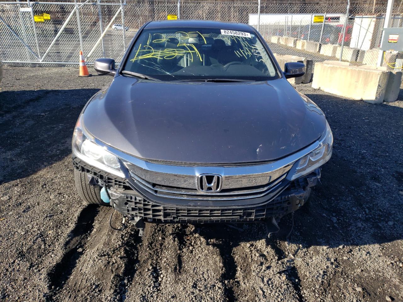 Photo 4 VIN: 1HGCR2F8XHA235282 - HONDA ACCORD 