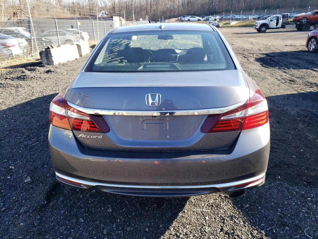 Photo 5 VIN: 1HGCR2F8XHA235282 - HONDA ACCORD 