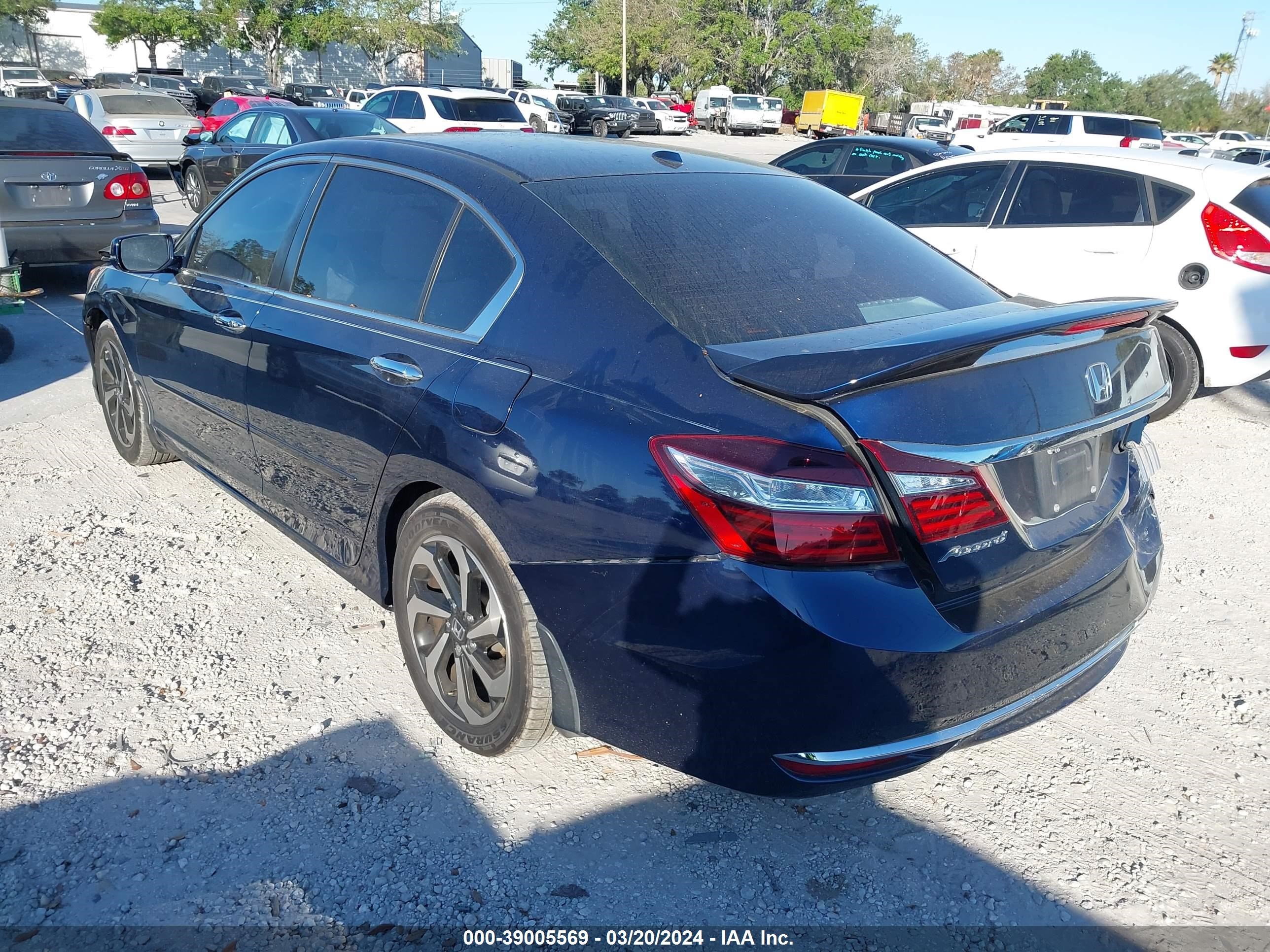 Photo 2 VIN: 1HGCR2F90GA054991 - HONDA ACCORD 