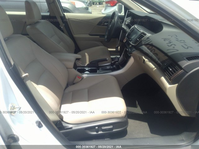 Photo 4 VIN: 1HGCR2F91GA215431 - HONDA ACCORD SEDAN 