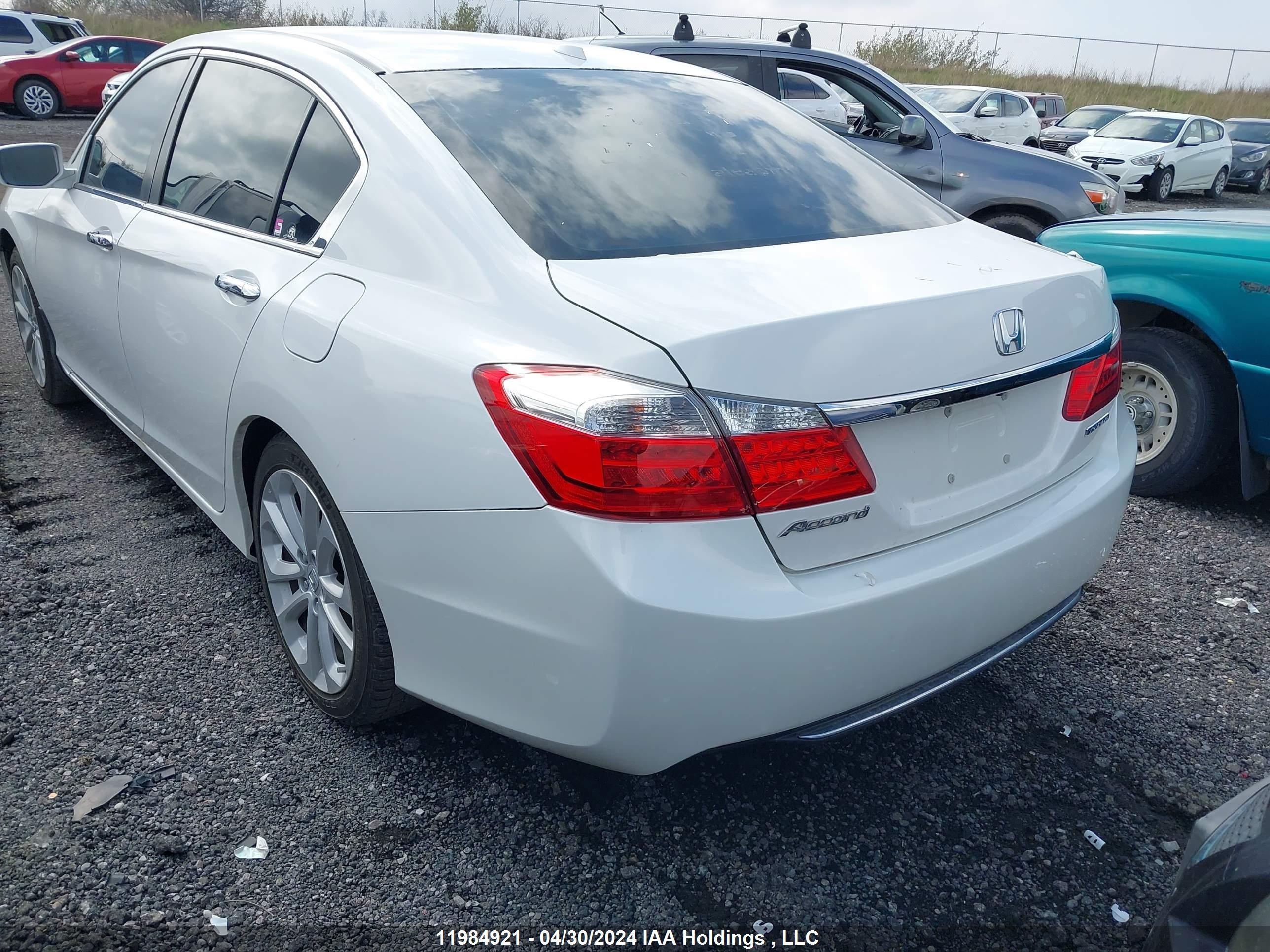 Photo 2 VIN: 1HGCR2F92EA812228 - HONDA ACCORD 