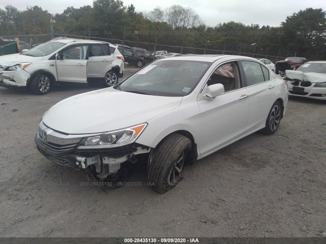 Photo 1 VIN: 1HGCR2F92HA015661 - HONDA ACCORD SEDAN 