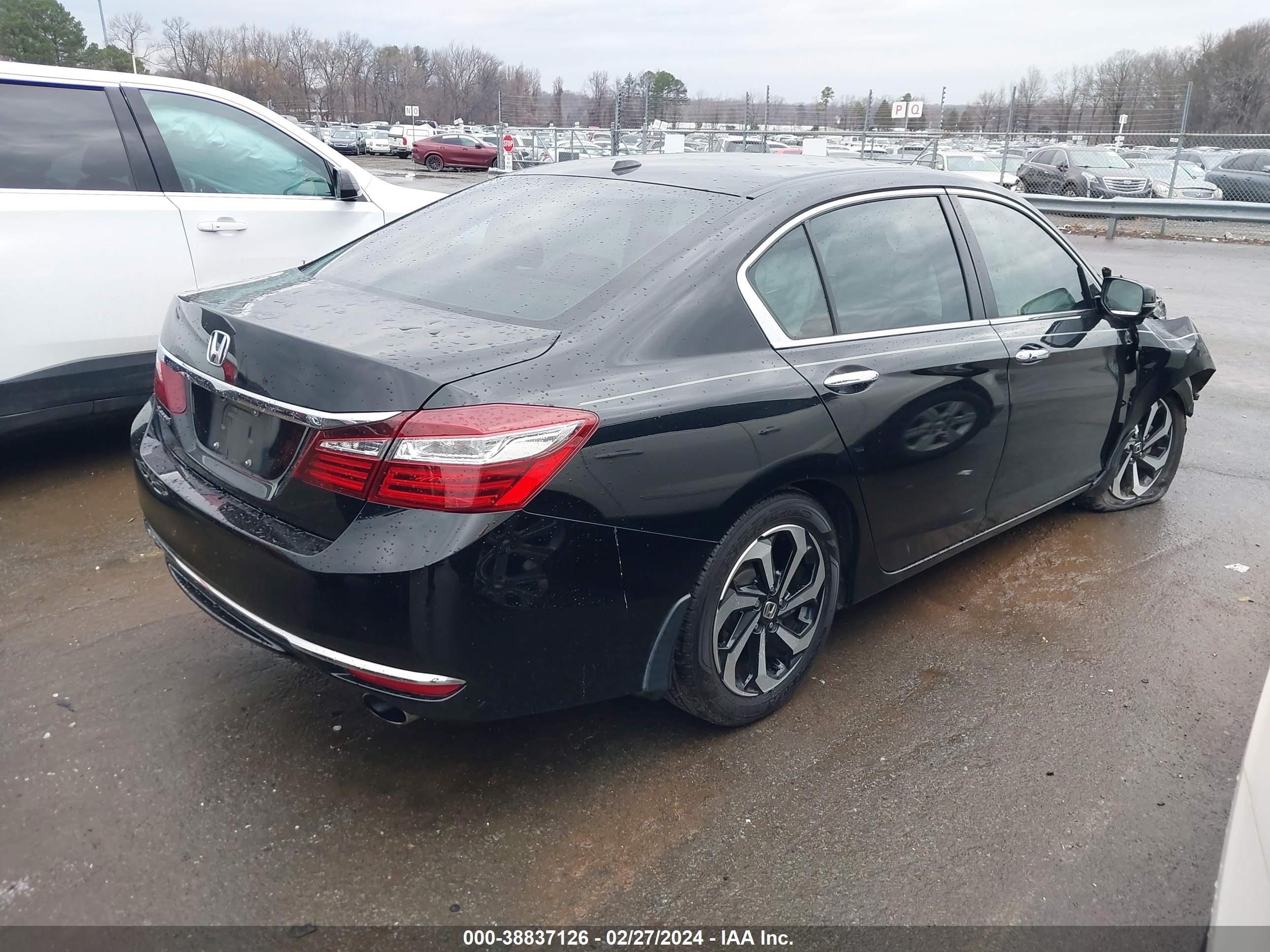 Photo 3 VIN: 1HGCR2F92HA131541 - HONDA ACCORD 