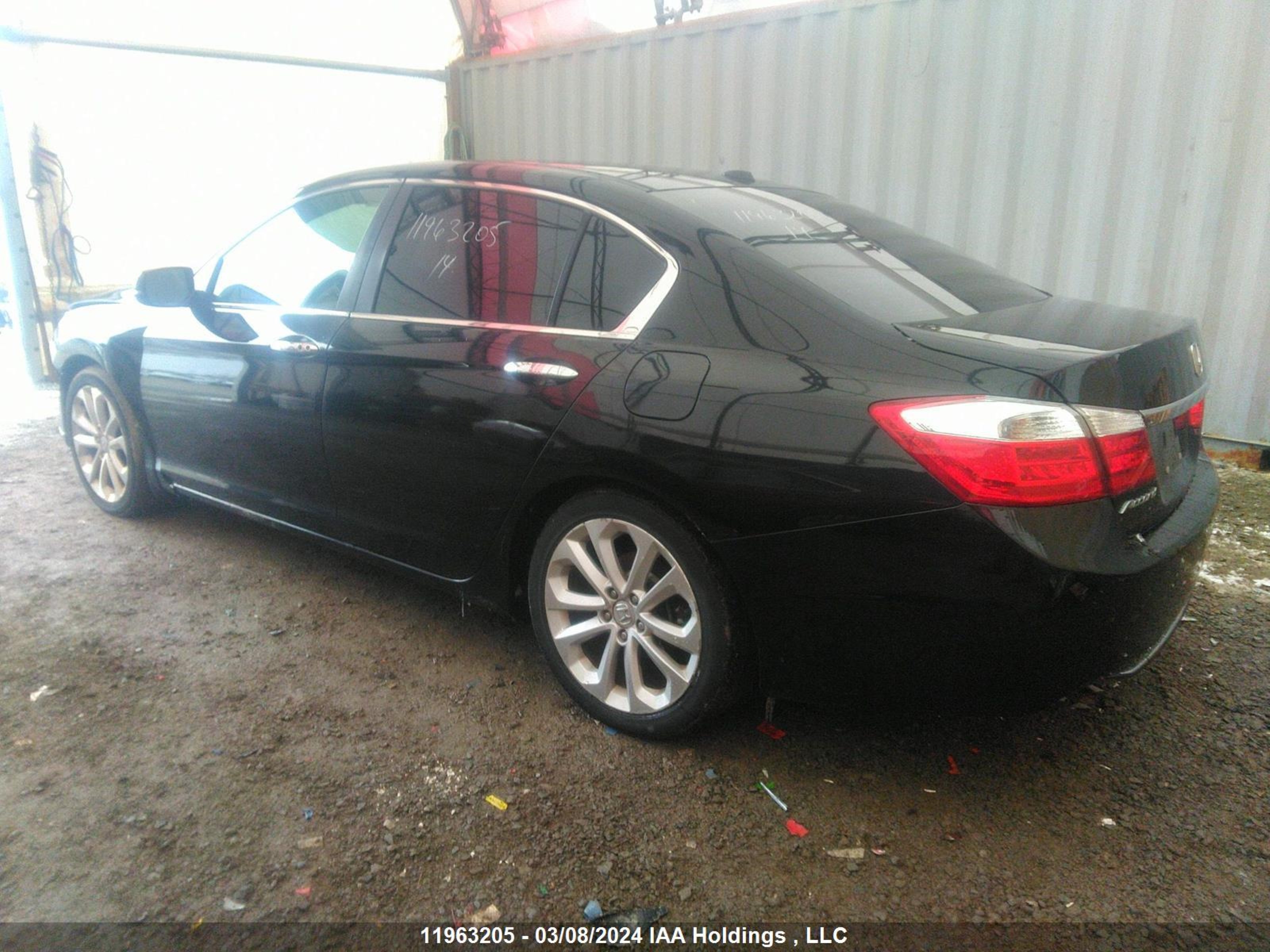 Photo 2 VIN: 1HGCR2F93EA802226 - HONDA ACCORD 