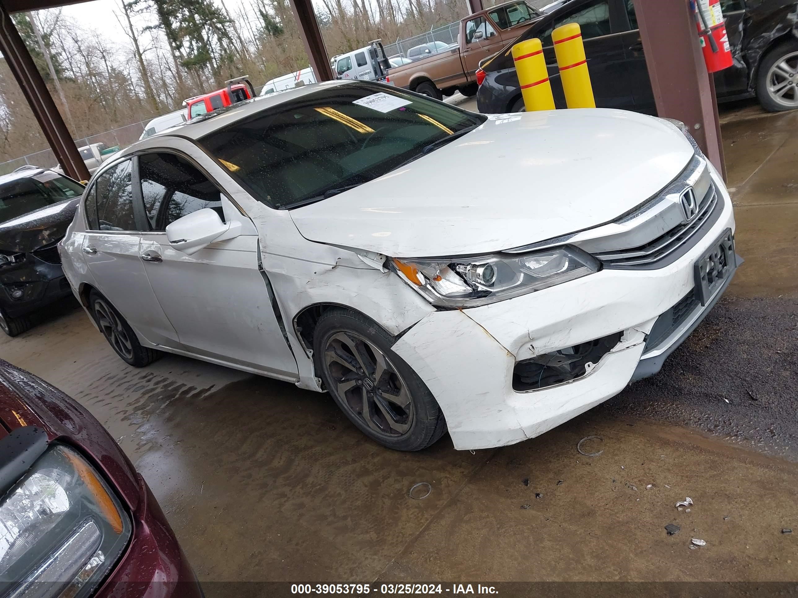 Photo 0 VIN: 1HGCR2F96GA000806 - HONDA ACCORD 