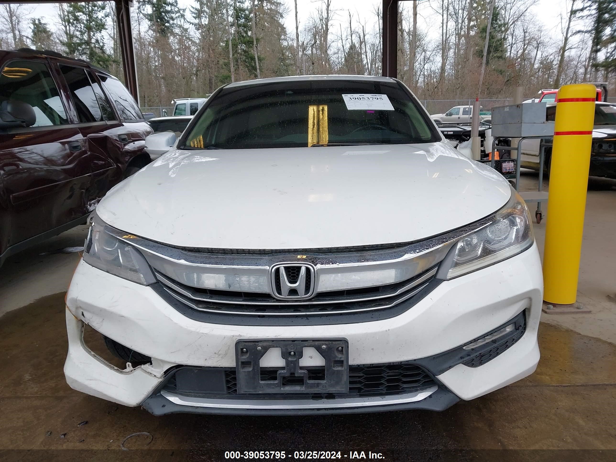 Photo 10 VIN: 1HGCR2F96GA000806 - HONDA ACCORD 