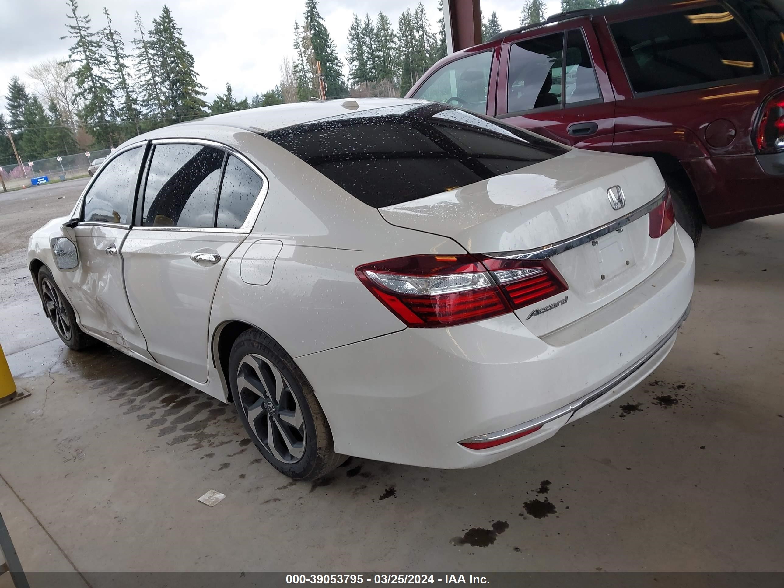 Photo 2 VIN: 1HGCR2F96GA000806 - HONDA ACCORD 