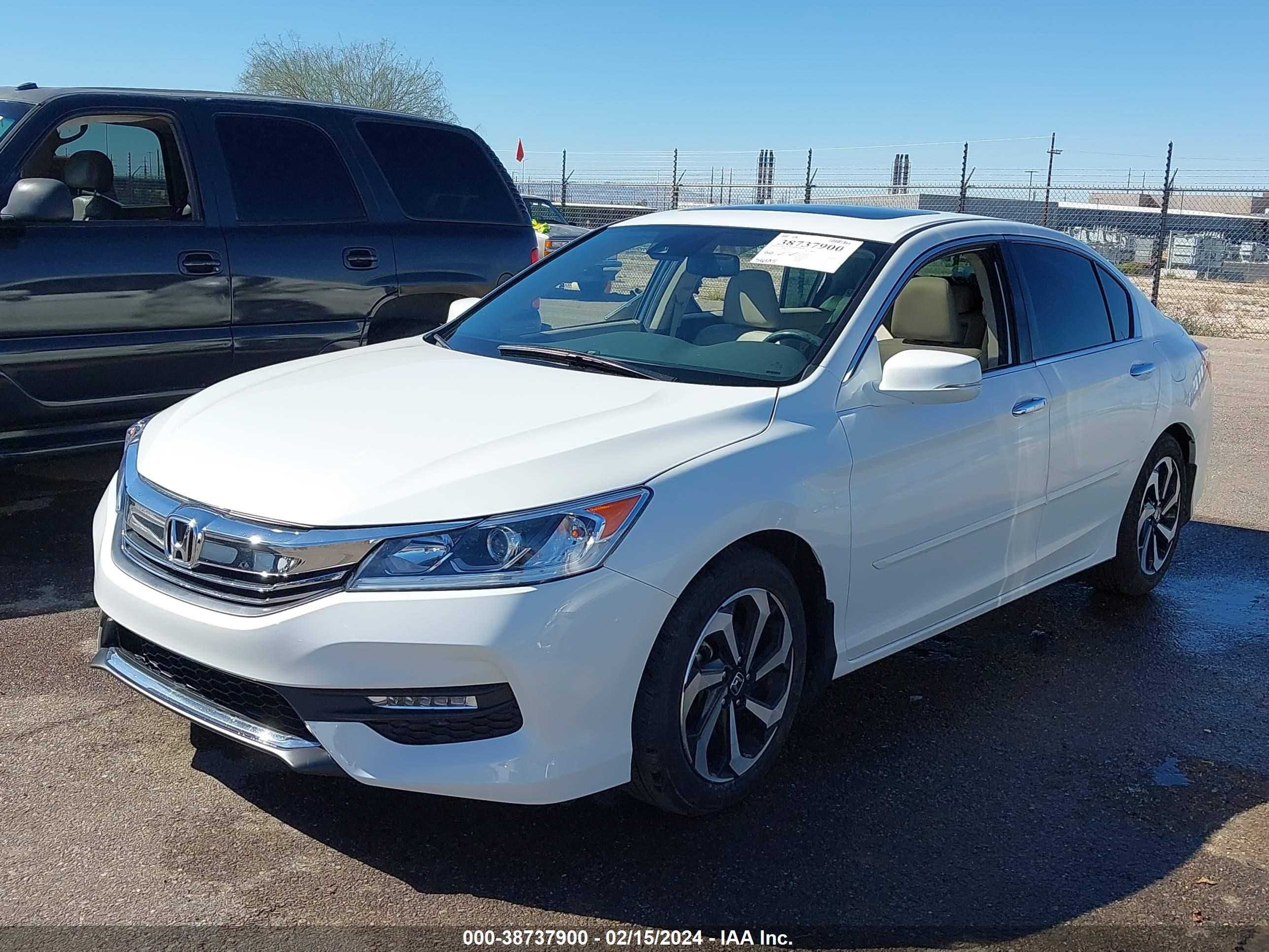 Photo 1 VIN: 1HGCR2F96HA056830 - HONDA ACCORD 