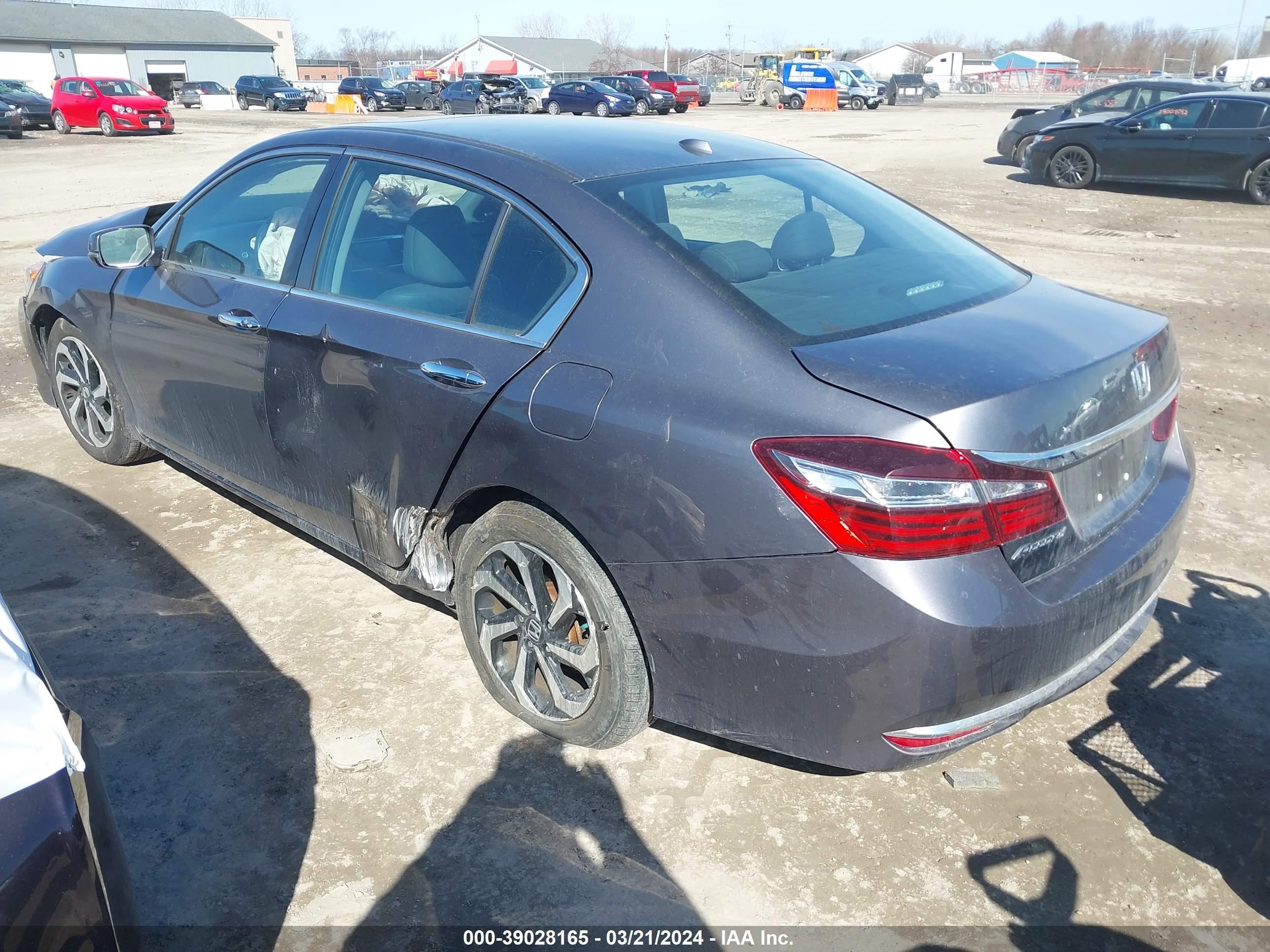 Photo 2 VIN: 1HGCR2F98HA041519 - HONDA ACCORD 