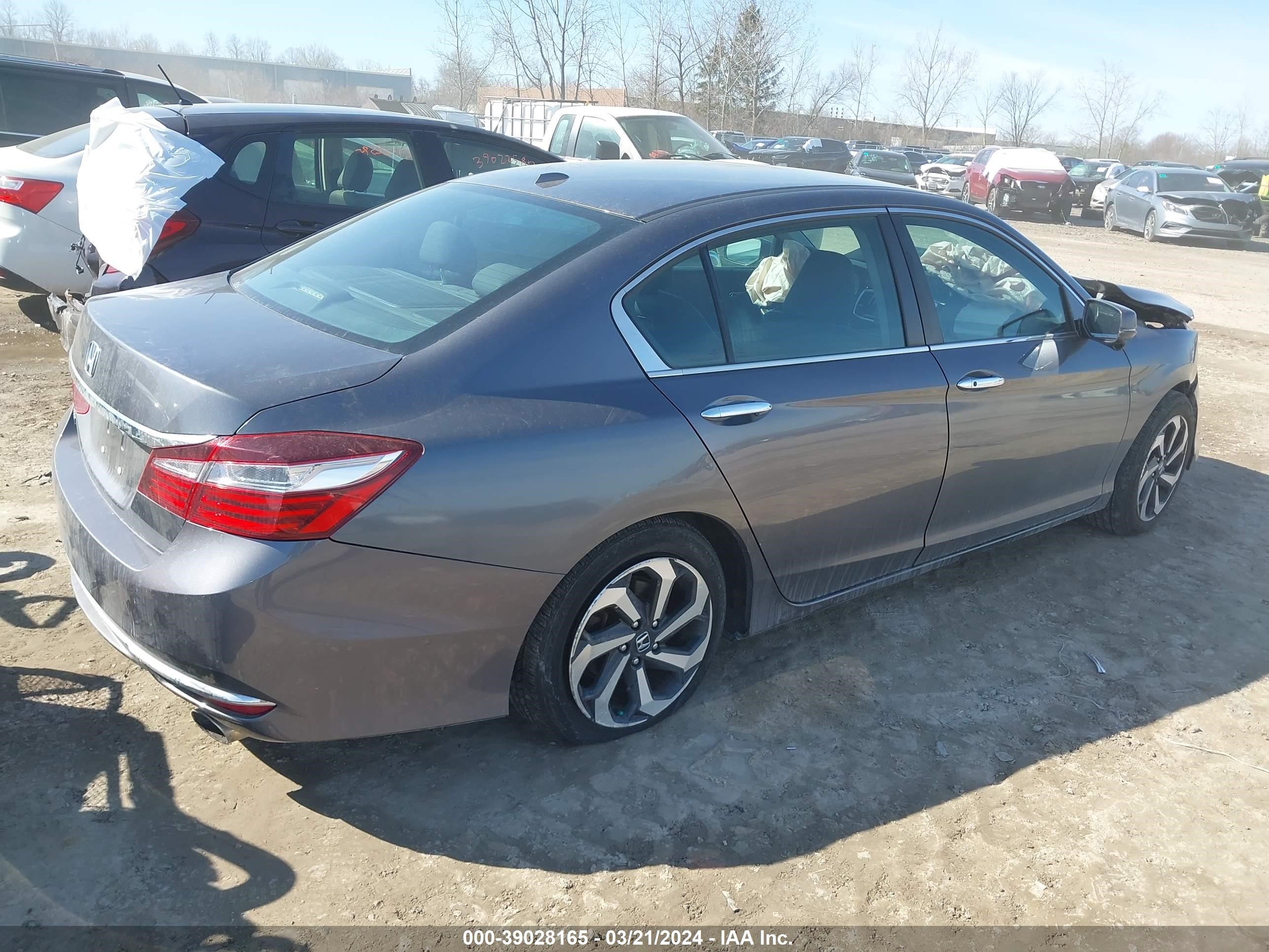 Photo 3 VIN: 1HGCR2F98HA041519 - HONDA ACCORD 