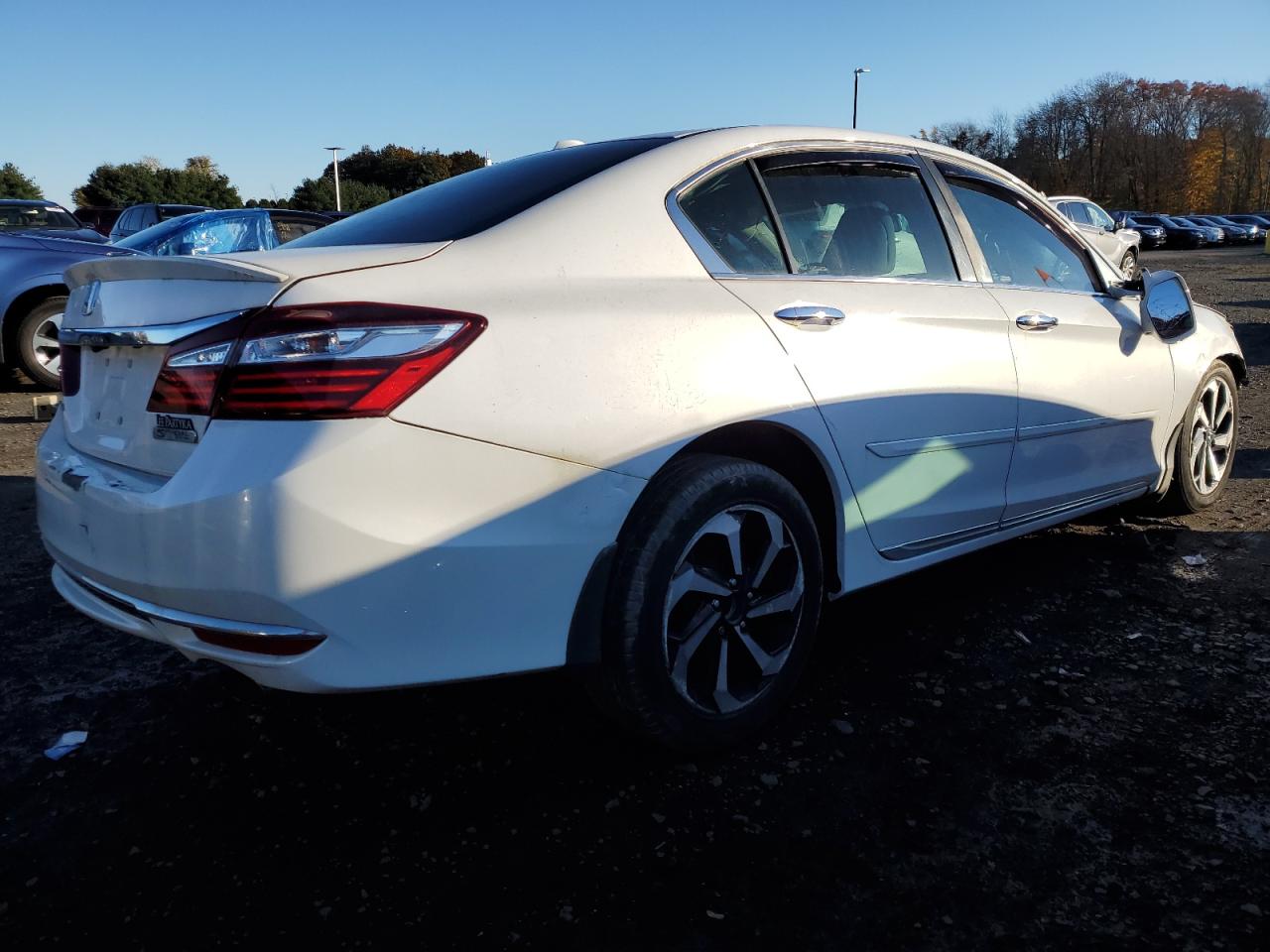 Photo 2 VIN: 1HGCR2F99GA208890 - HONDA ACCORD 