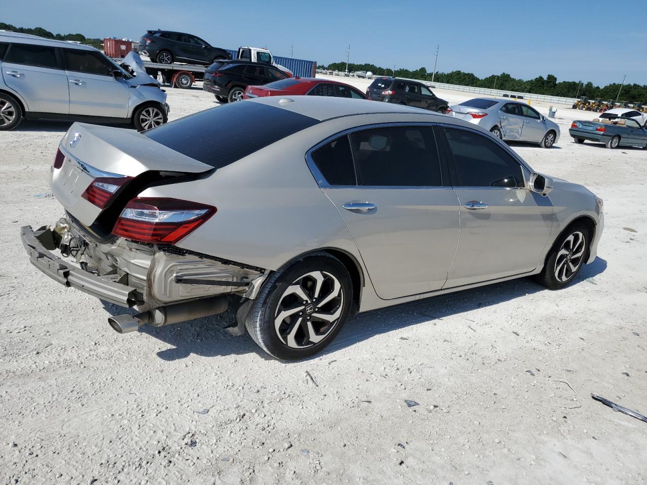 Photo 2 VIN: 1HGCR2F9XGA189279 - HONDA ACCORD 