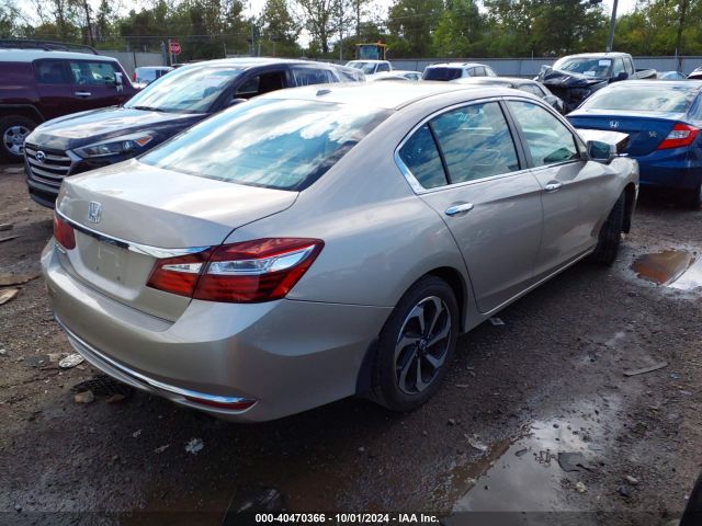 Photo 3 VIN: 1HGCR2F9XHA268971 - HONDA ACCORD 