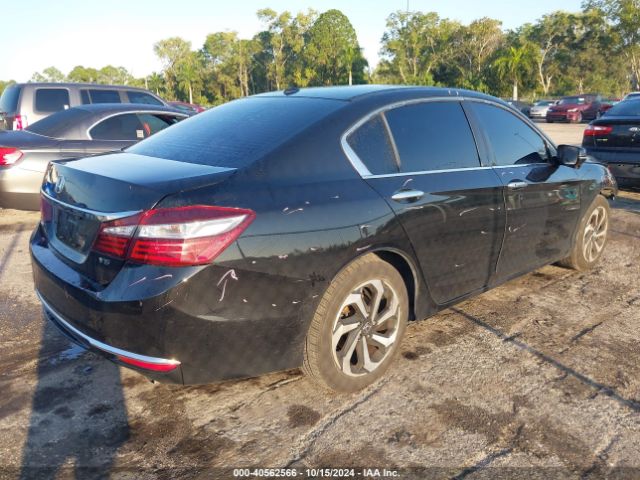 Photo 3 VIN: 1HGCR3F0XHA020887 - HONDA ACCORD 