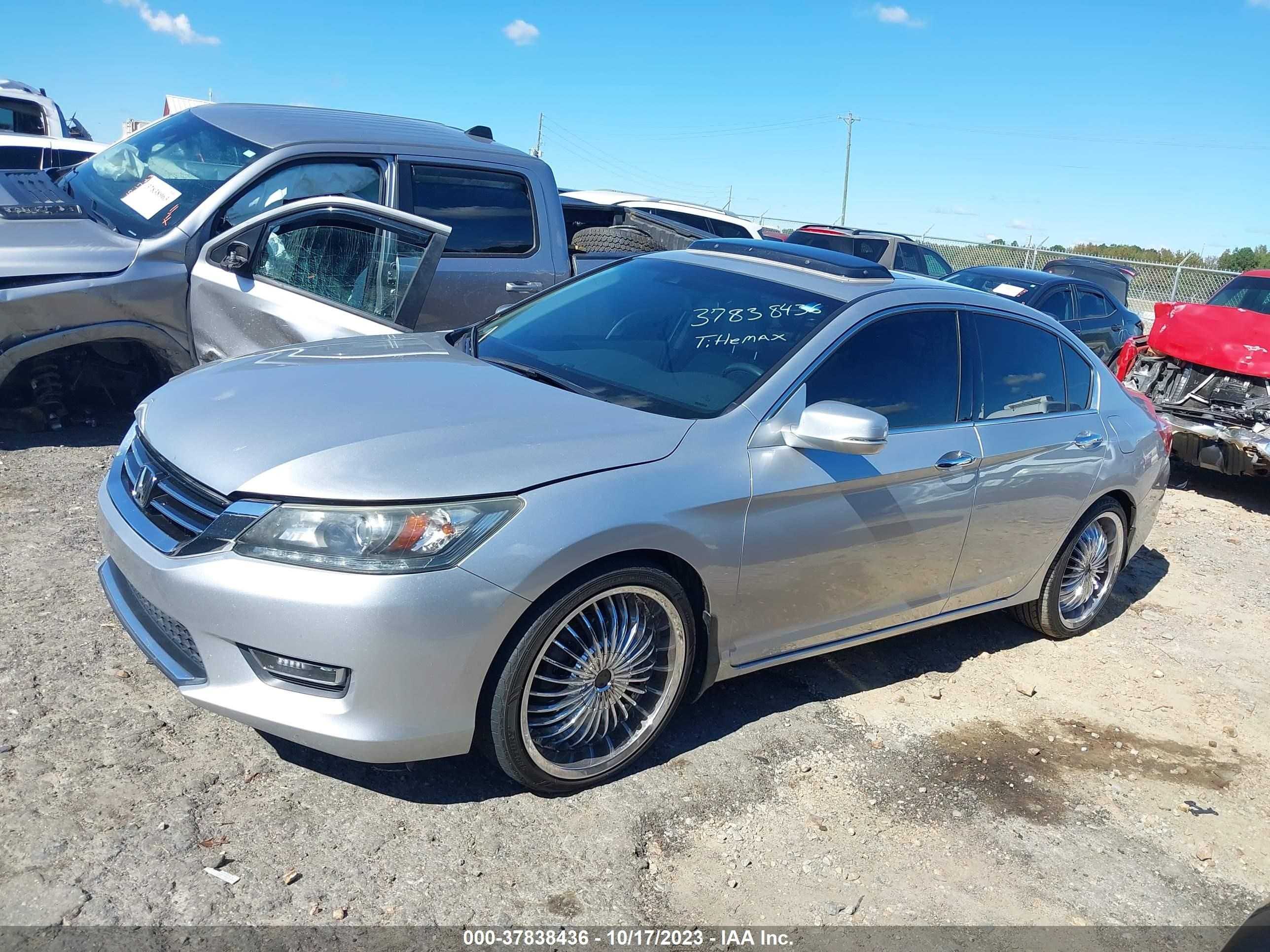 Photo 1 VIN: 1HGCR3F81DA044138 - HONDA ACCORD 