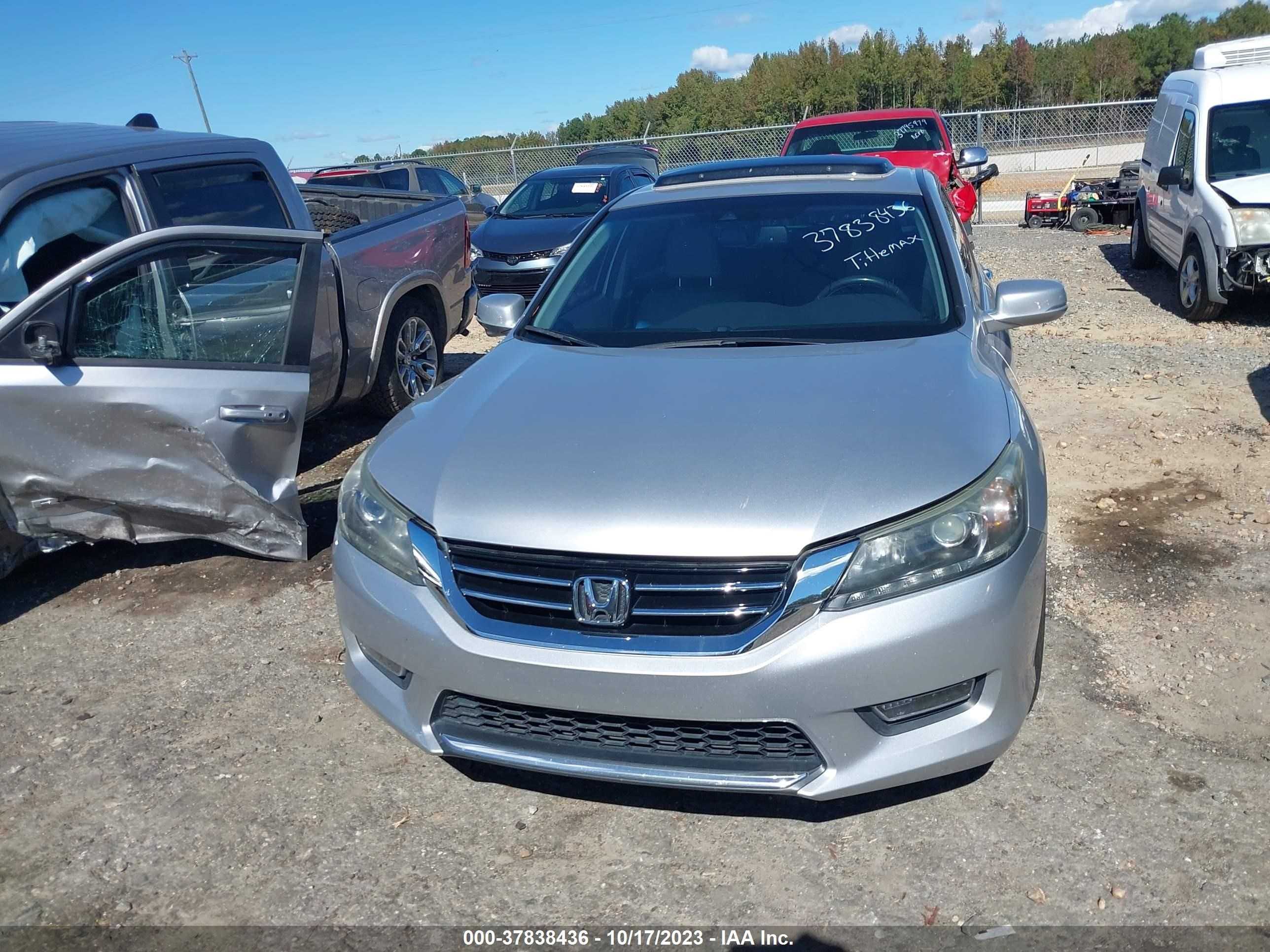 Photo 5 VIN: 1HGCR3F81DA044138 - HONDA ACCORD 