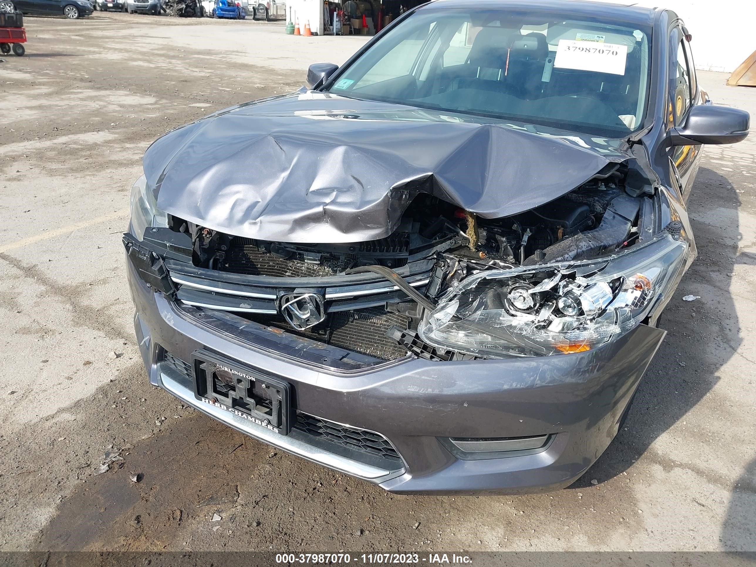 Photo 5 VIN: 1HGCR3F81EA023596 - HONDA ACCORD 