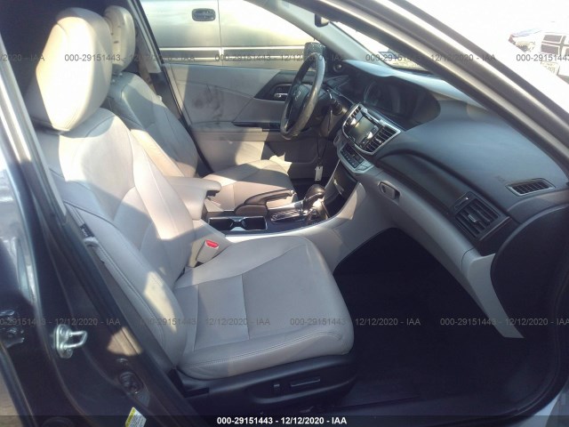 Photo 4 VIN: 1HGCR3F81FA010879 - HONDA ACCORD SEDAN 