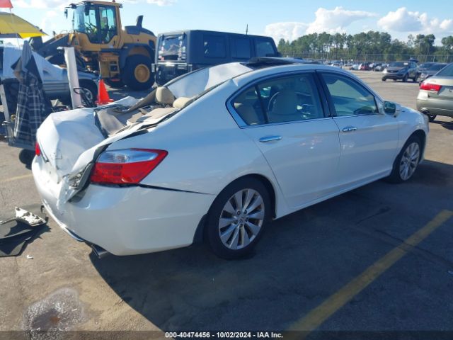 Photo 3 VIN: 1HGCR3F81FA014673 - HONDA ACCORD 