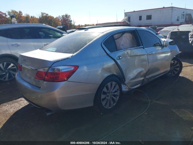 Photo 3 VIN: 1HGCR3F81FA015919 - HONDA ACCORD 