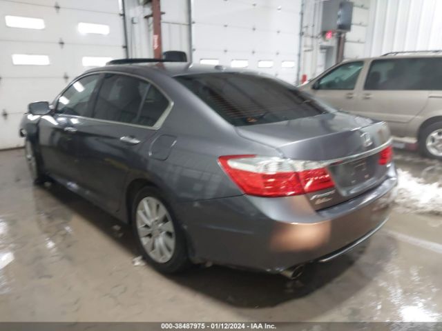 Photo 2 VIN: 1HGCR3F81FA017542 - HONDA ACCORD 