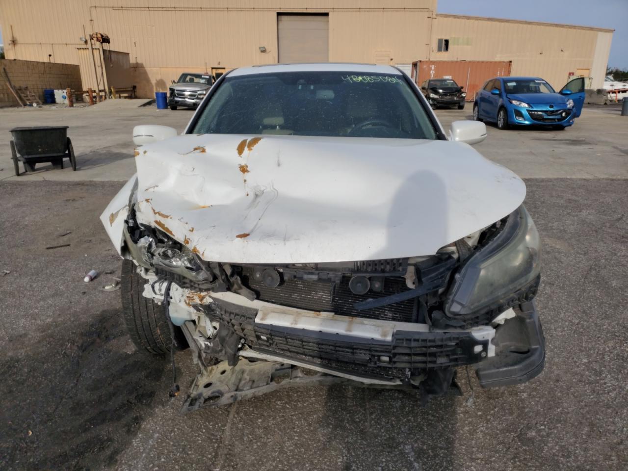 Photo 4 VIN: 1HGCR3F81FA018495 - HONDA ACCORD 