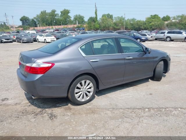 Photo 3 VIN: 1HGCR3F81FA026533 - HONDA ACCORD 