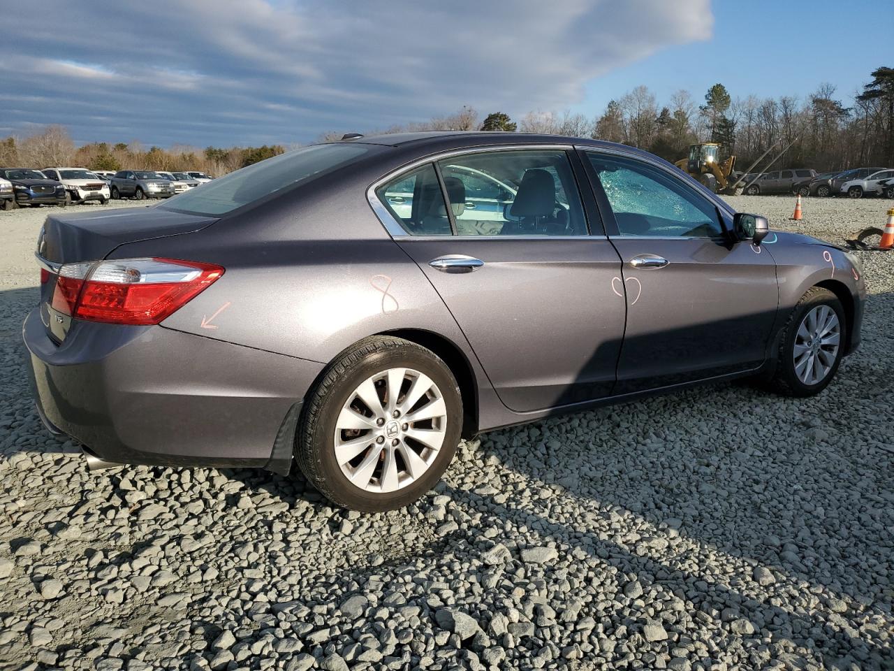 Photo 2 VIN: 1HGCR3F81FA033630 - HONDA ACCORD 