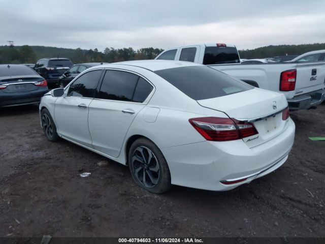 Photo 2 VIN: 1HGCR3F81HA005703 - HONDA ACCORD 