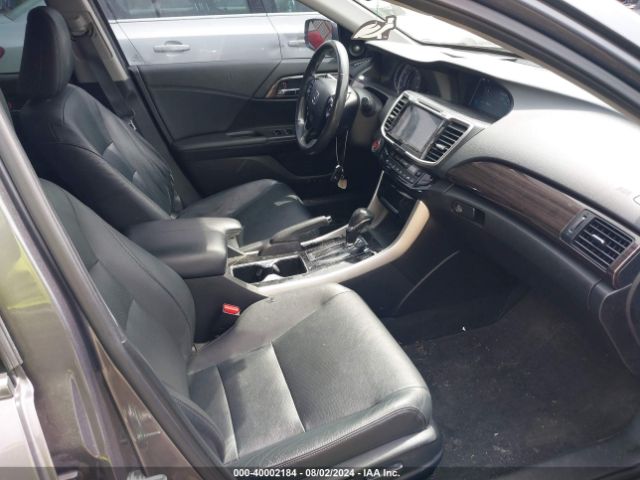 Photo 4 VIN: 1HGCR3F81HA012389 - HONDA ACCORD 