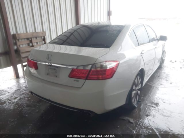 Photo 3 VIN: 1HGCR3F82EA027723 - HONDA ACCORD 