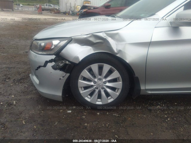 Photo 5 VIN: 1HGCR3F82EA028743 - HONDA ACCORD SEDAN 