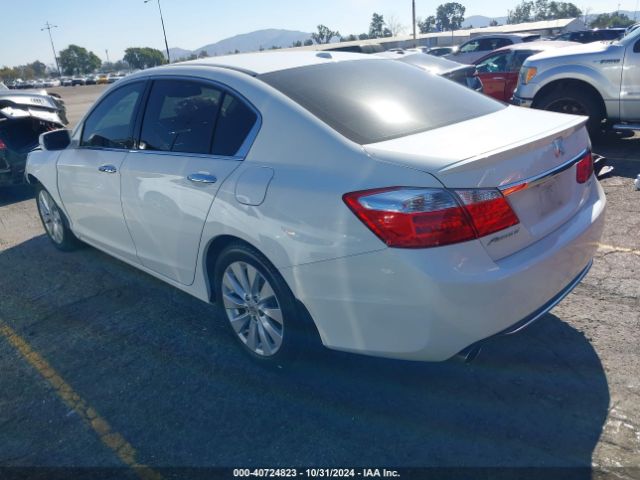 Photo 2 VIN: 1HGCR3F82FA018070 - HONDA ACCORD 