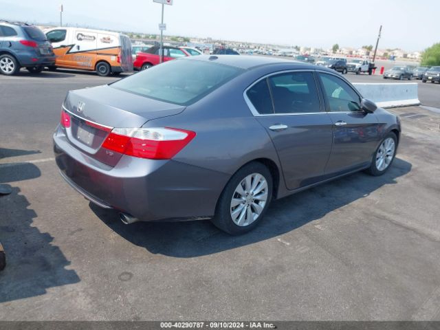 Photo 3 VIN: 1HGCR3F82FA031885 - HONDA ACCORD 