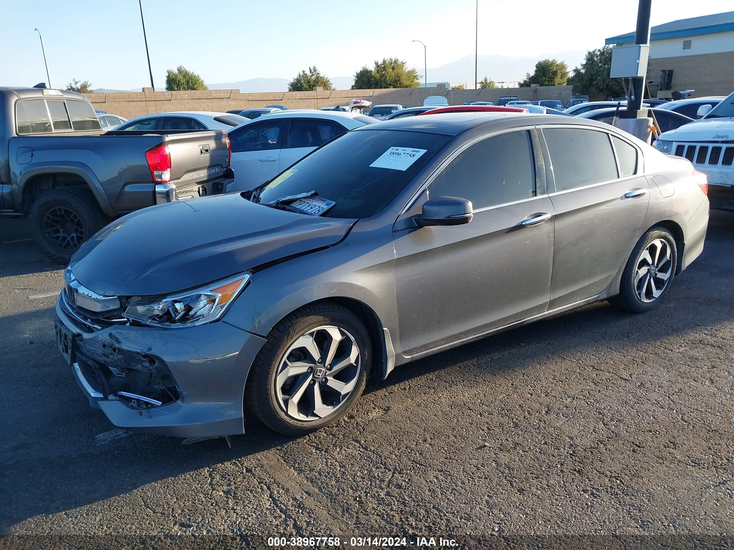 Photo 1 VIN: 1HGCR3F82GA001206 - HONDA ACCORD 