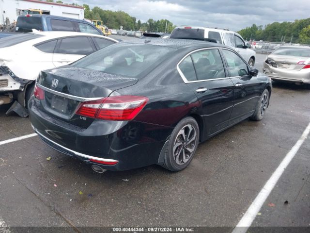 Photo 3 VIN: 1HGCR3F82HA018363 - HONDA ACCORD 