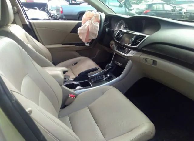 Photo 4 VIN: 1HGCR3F83DA011755 - HONDA ACCORD SDN 