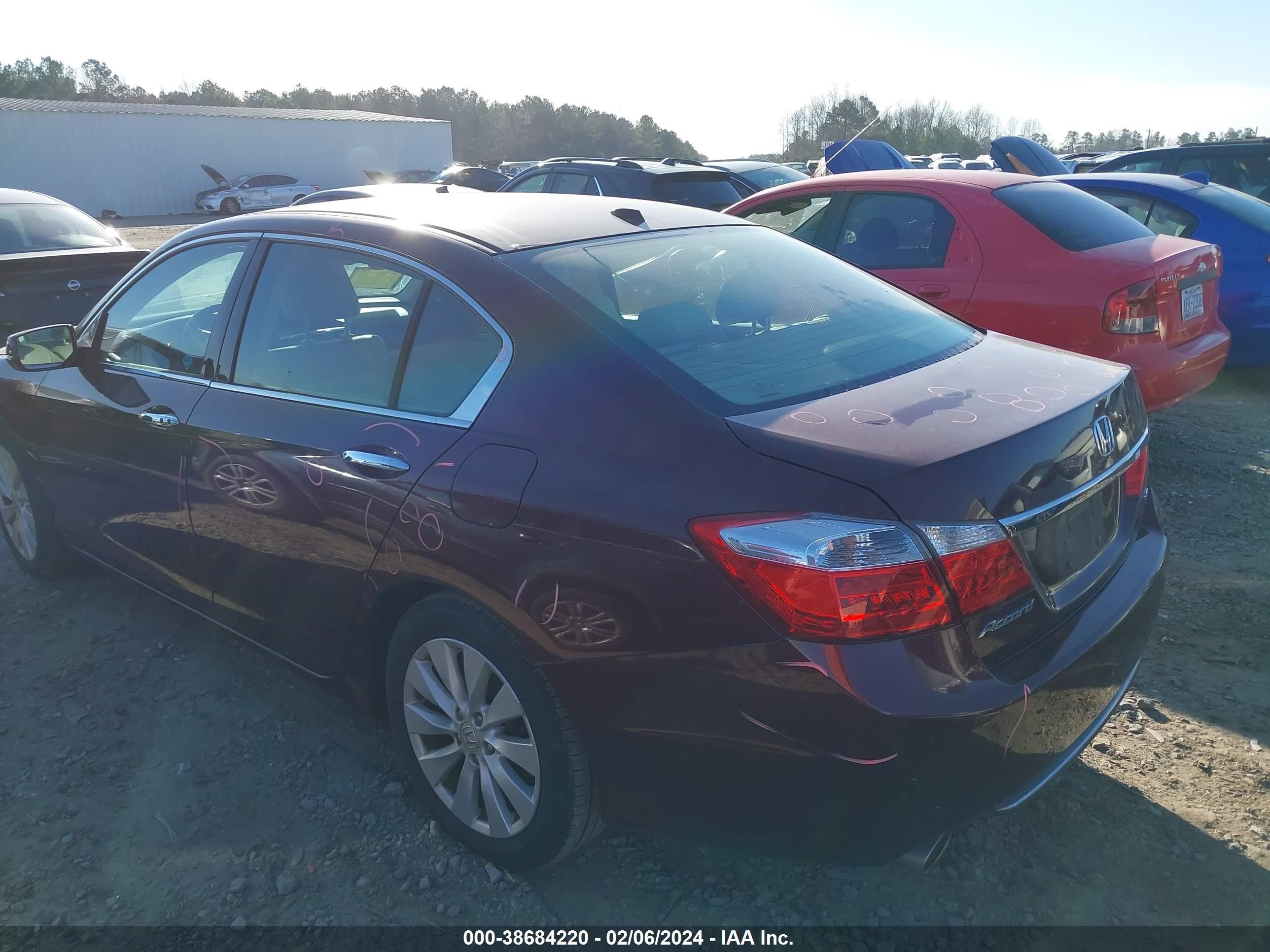 Photo 2 VIN: 1HGCR3F83EA001616 - HONDA ACCORD 