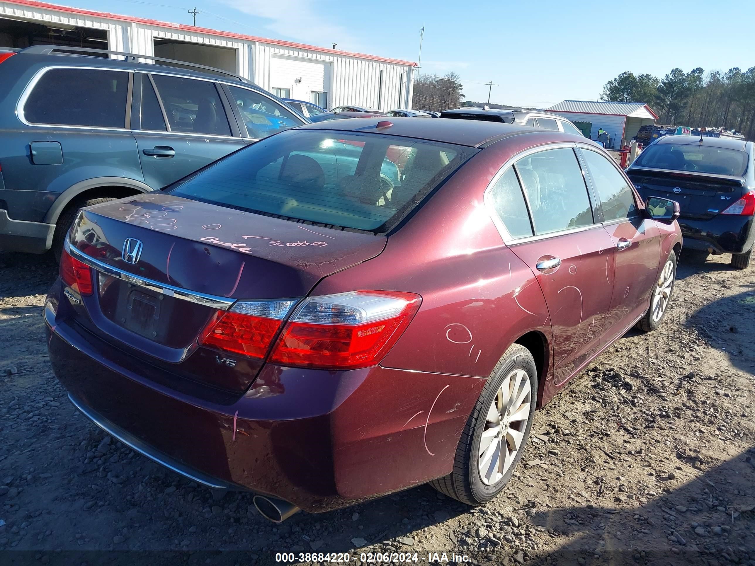 Photo 3 VIN: 1HGCR3F83EA001616 - HONDA ACCORD 