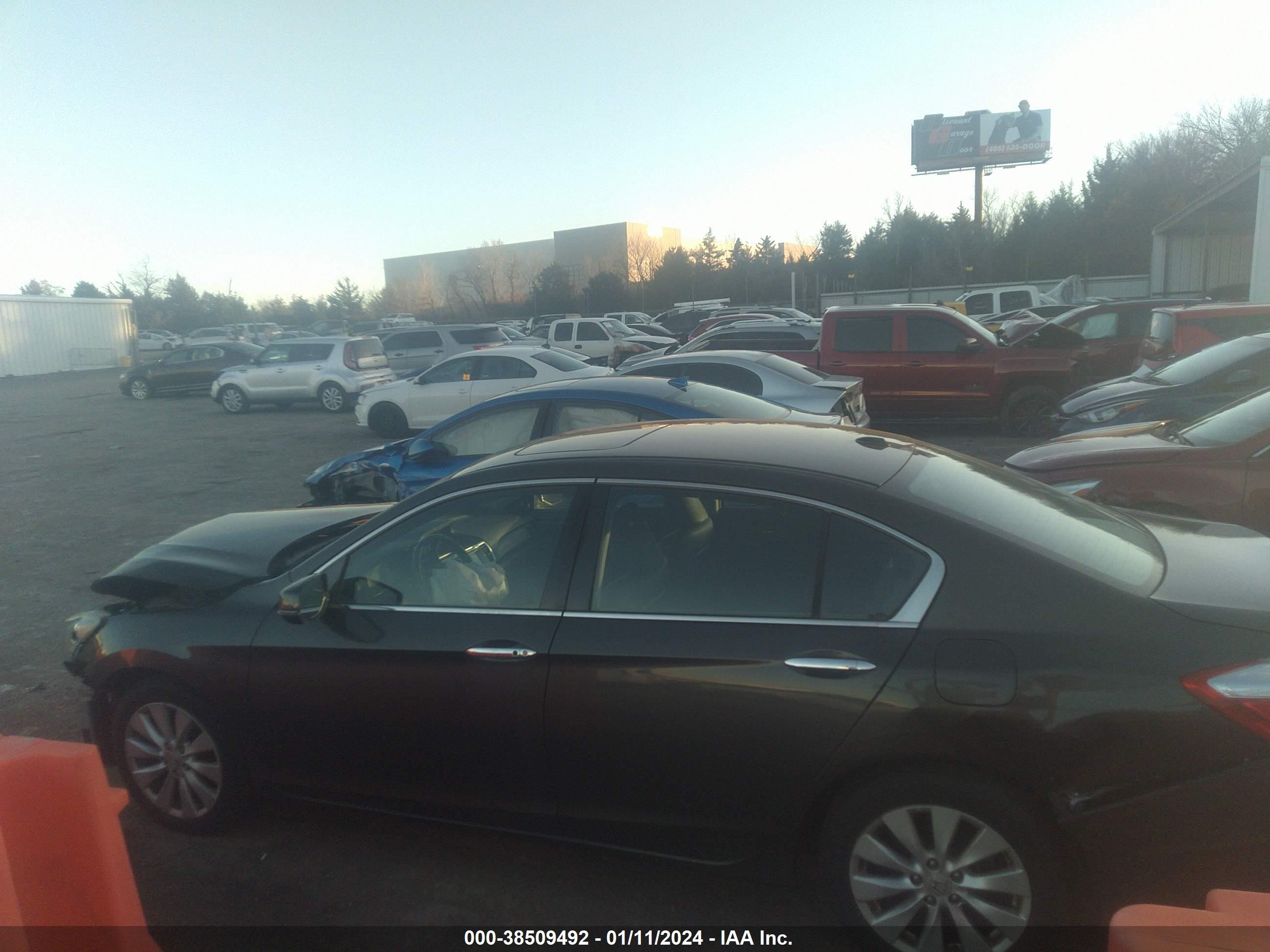 Photo 14 VIN: 1HGCR3F83EA002474 - HONDA ACCORD 