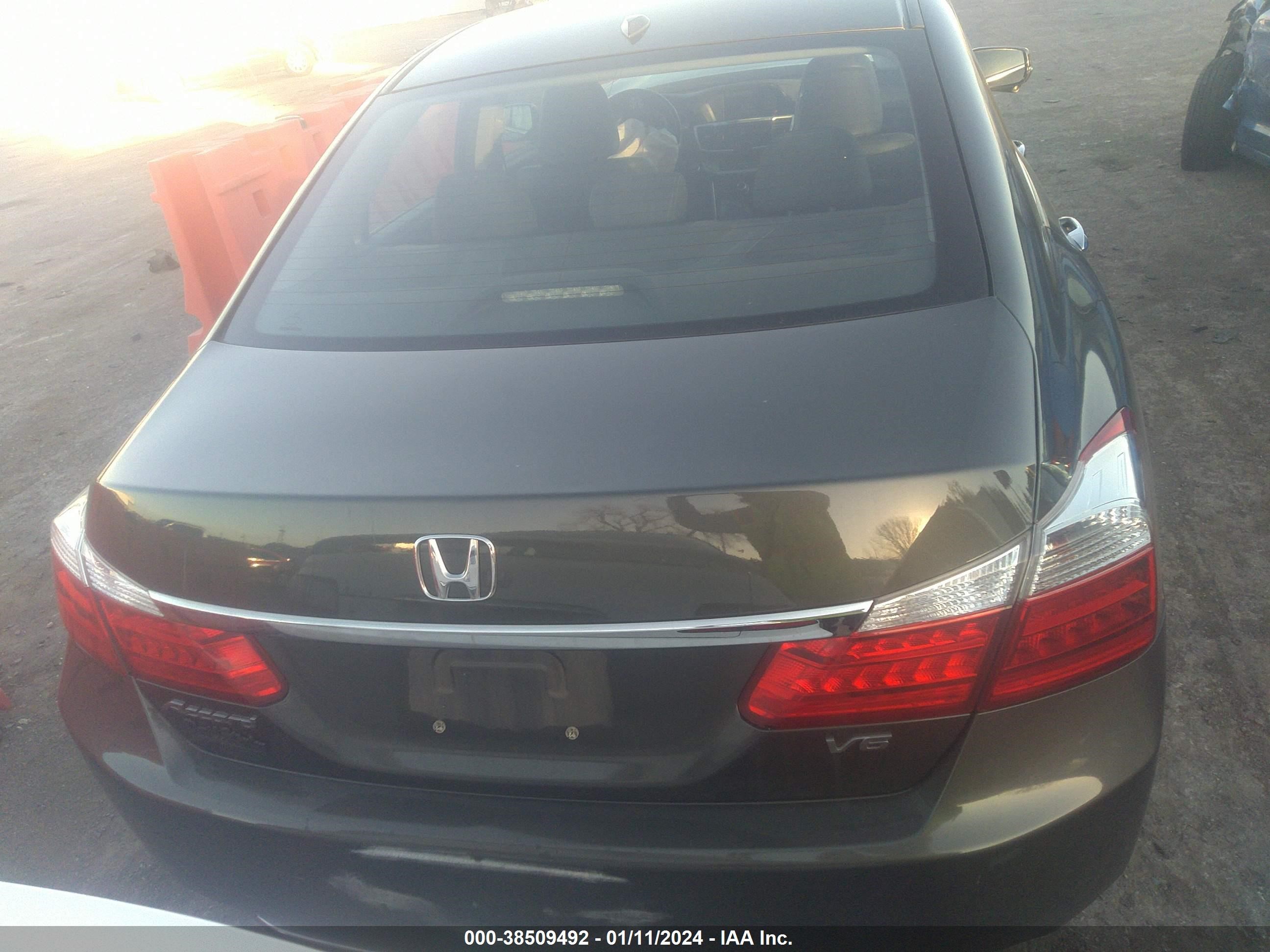 Photo 16 VIN: 1HGCR3F83EA002474 - HONDA ACCORD 