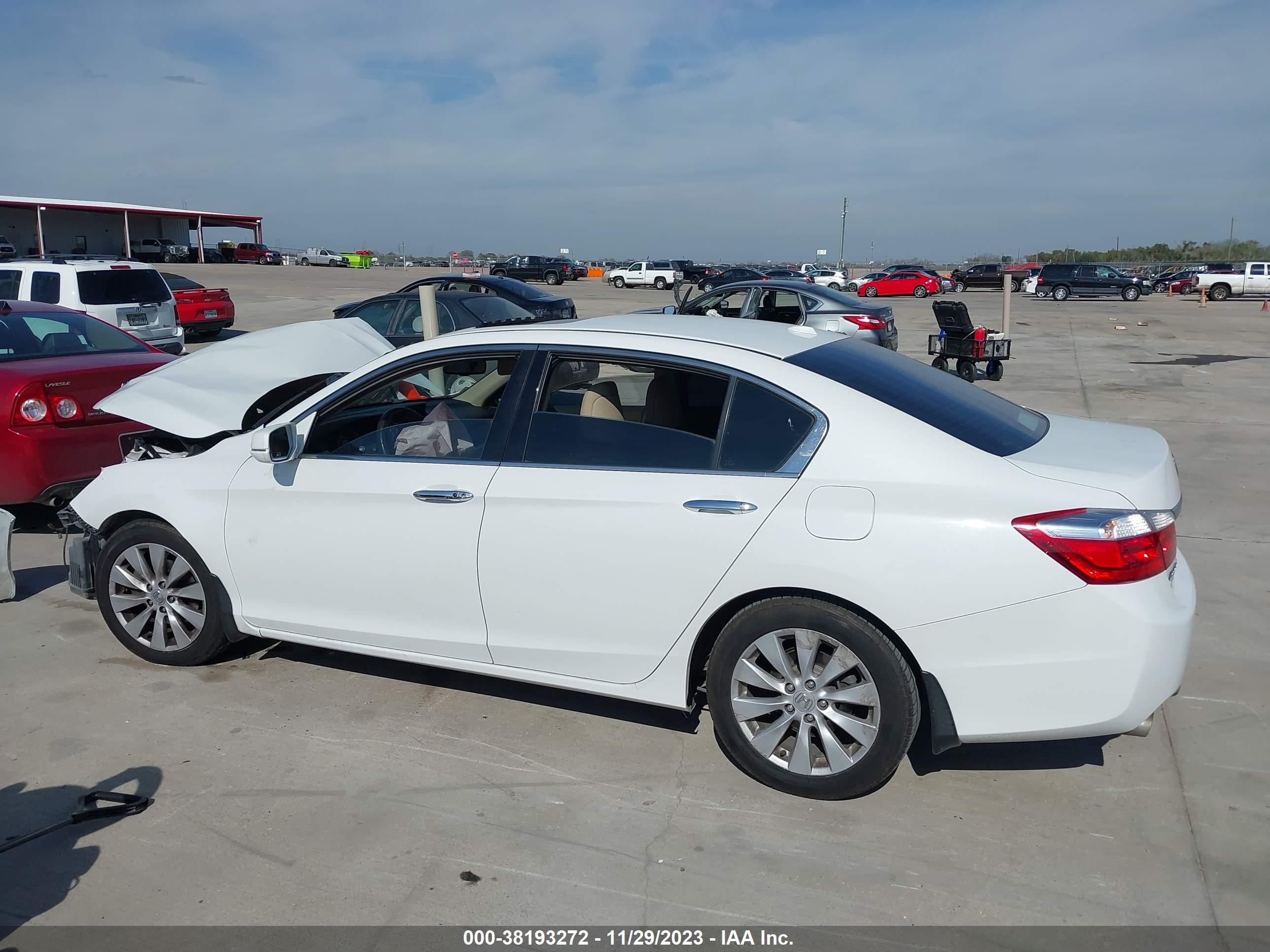 Photo 14 VIN: 1HGCR3F83FA023536 - HONDA ACCORD 