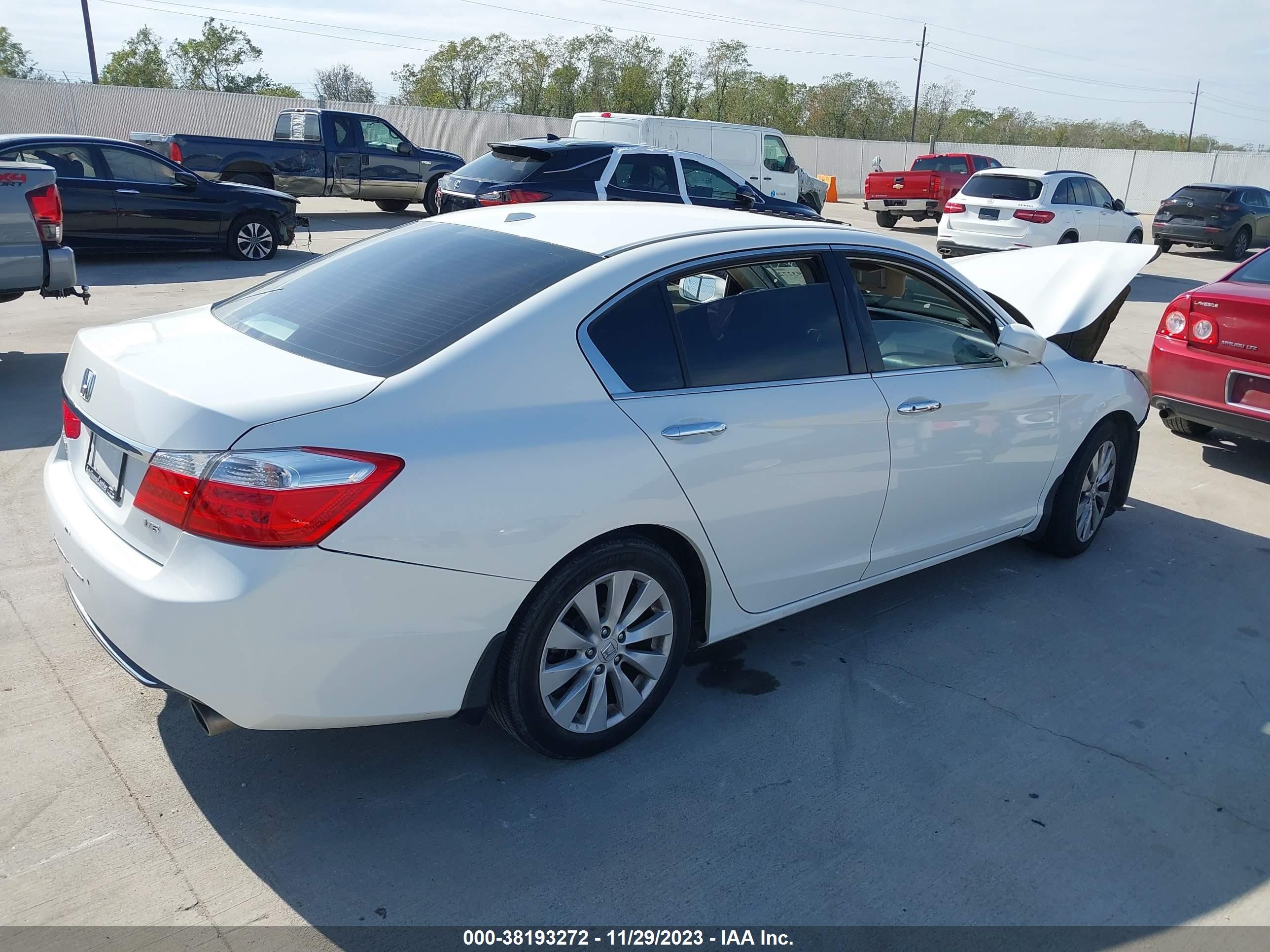 Photo 3 VIN: 1HGCR3F83FA023536 - HONDA ACCORD 